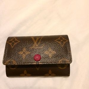 Louis Vuitton 6 keys holder
